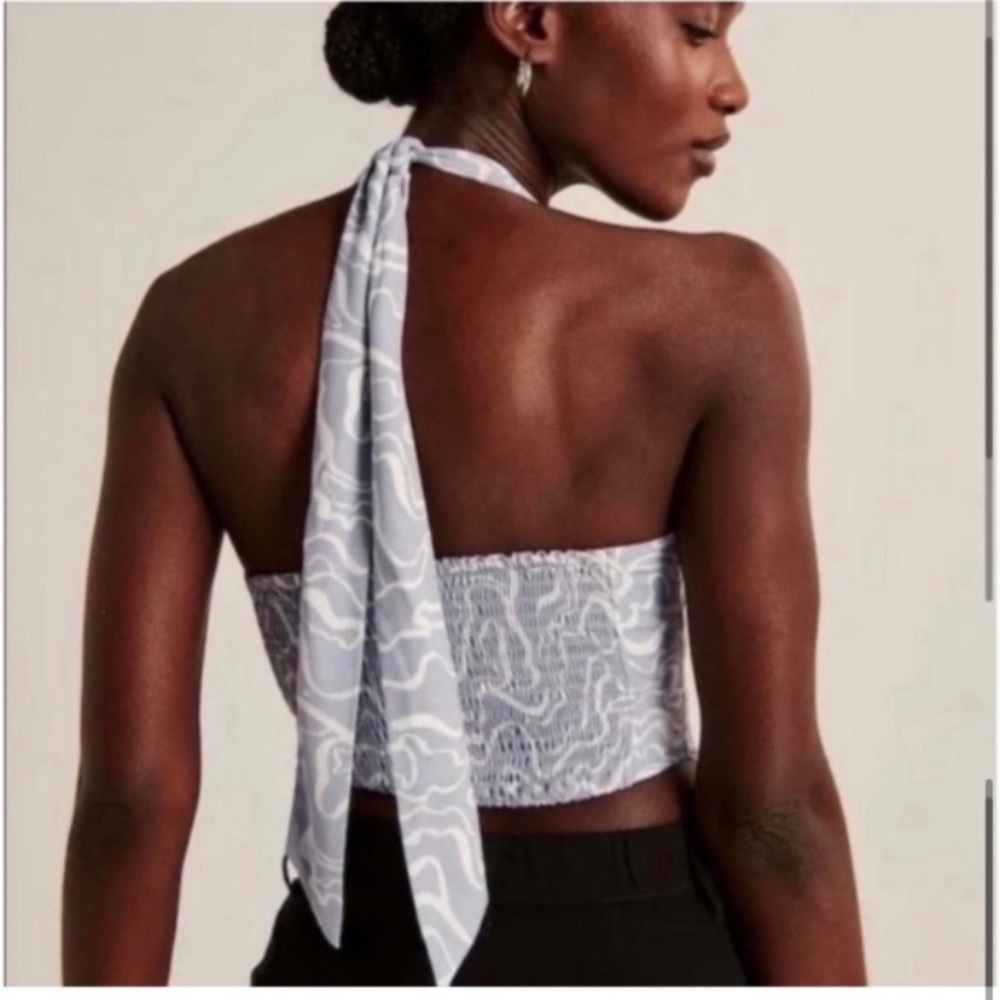 Halter Top with wavy design
